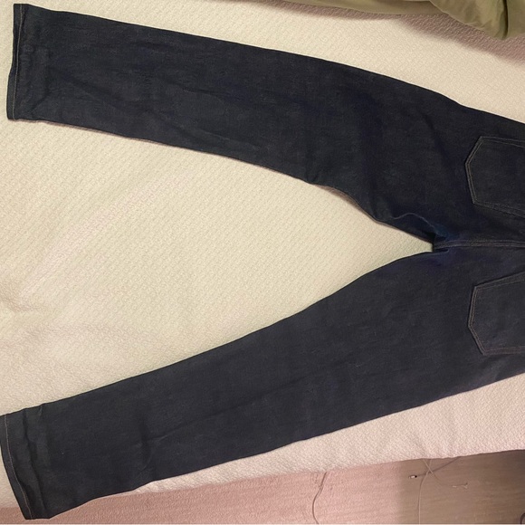 Uniqlo Dark Wash Straight Jeans Slim Style - 33x32 - Picture 4 of 7